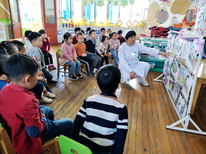 春天里的关爱——走进幼儿园开展传染病防治知识讲座