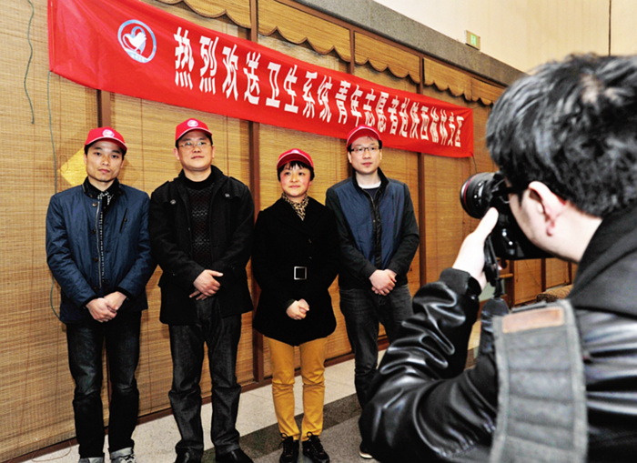 儿科专家黄亚平前往陕西榆林开展对口援助工作（2015.03.28）