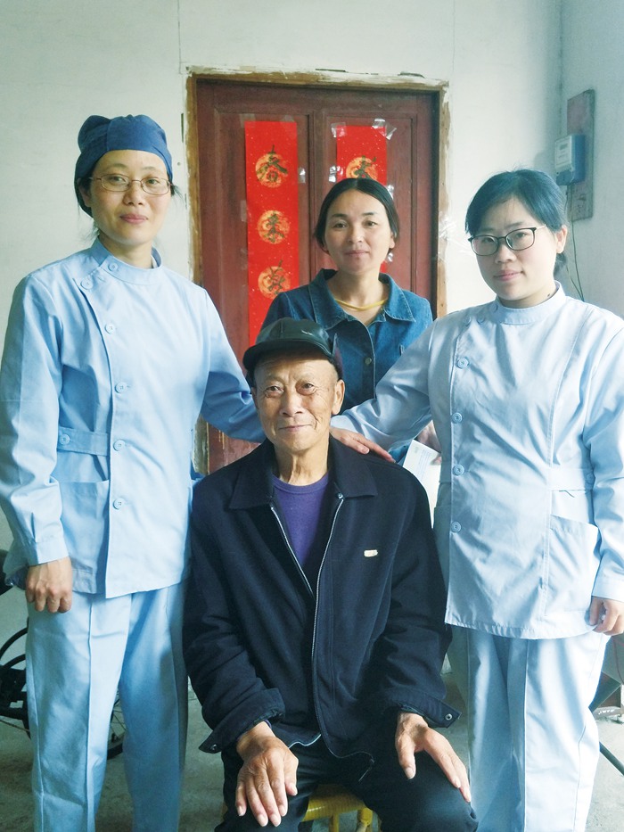 把关爱送到家——记肾内科一次腹透家访